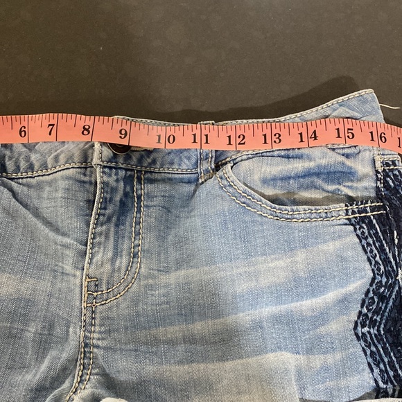 Y2K Maurice’s Embroidered Jean Short - Picture 6 of 9